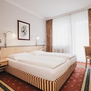 Pokój z łóżkiem king-size